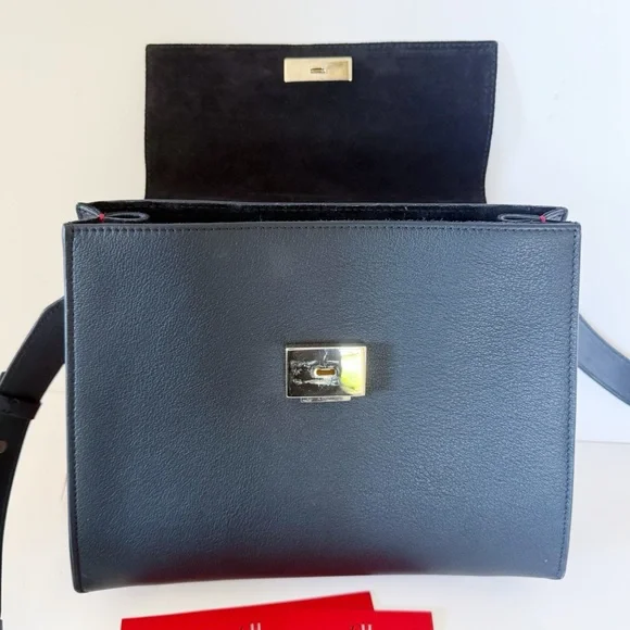 Carolina Herrera Doma Signature Satchel Medium Black Leather Handbag - NWT - Picture 10 of 14